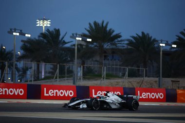 (77) Valtteri Bottas (FIN) - Cadillac Formula 1 Team - Cadillac - Ferrari, Bahreyn 'deki Bahreyn Uluslararası Pisti' nde düzenlenen 2026 FIA Formula 1 Dünya Şampiyonası 'nın ilk sezon öncesi resmi test oturumunda. Üç günlük test değerlendirmesi.
