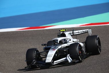 (77) Valtteri Bottas (FIN) - Cadillac Formula 1 Team - Cadillac - Ferrari, Bahreyn 'deki Bahreyn Uluslararası Pisti' nde düzenlenen 2026 FIA Formula 1 Dünya Şampiyonası 'nın ilk sezon öncesi resmi test oturumunda. Üç günlük test değerlendirmesi.