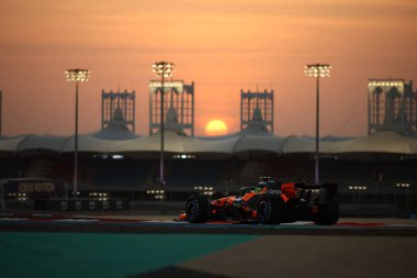 (81) Oscar Piastri (AUS) - McLaren Mastercard F1 Team - McLaren MCL40 - Mercedes, Bahreyn, Bahreyn 'de düzenlenen 2026 FIA Formula 1 Dünya Şampiyonası' nın ilk sezon öncesi resmi test oturumunda. Üç gün sonra.