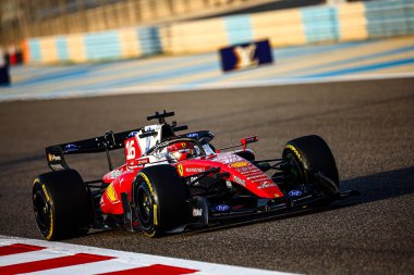 (16) Charles Leclerc (MON) - Scuderia Ferrari HP - Ferrari SF-26 - Ferrari, Bahreyn, Bahreyn 'de düzenlenen 2026 FIA Formula 1 Dünya Şampiyonası' nın ilk sezon öncesi ilk resmi test oturumunda Ferrari. Üç gün.