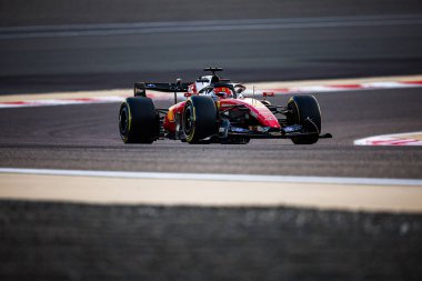 (16) Charles Leclerc (MON) - Scuderia Ferrari HP - Ferrari SF-26 - Ferrari, Bahreyn, Bahreyn 'de düzenlenen 2026 FIA Formula 1 Dünya Şampiyonası' nın ilk sezon öncesi ilk resmi test oturumunda Ferrari. Üç gün.