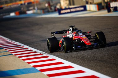 (16) Charles Leclerc (MON) - Scuderia Ferrari HP - Ferrari SF-26 - Ferrari, Bahreyn, Bahreyn 'de düzenlenen 2026 FIA Formula 1 Dünya Şampiyonası' nın ilk sezon öncesi ilk resmi test oturumunda Ferrari. Üç gün.