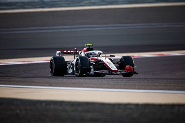 (87) Oliver Bearman (GBR) - Bahreyn, Bahreyn 'deki Bahreyn Uluslararası Pisti' nde düzenlenen 2026 FIA Formula 1 Dünya Şampiyonası 'nın sezon öncesi ilk resmi test oturumunun 2. gününde TGR Haas F1 Team. 11 Şubat 'tan itibaren üç günlük test oturumu-
