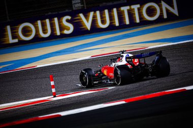 (16) Charles Leclerc (MON) - Scuderia Ferrari HP - Ferrari SF-26 - Ferrari, Bahreyn, Bahreyn 'de düzenlenen 2026 FIA Formula 1 Dünya Şampiyonası' nın ilk sezon öncesi ilk resmi test oturumunda Ferrari. Üç gün.
