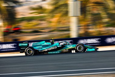 (14) Fernando Alonso (ESP) - Aston Martin Aramco F1 Team - Aston Martin AMR26 - Honda, Bahreyn 'deki Bahreyn Uluslararası Pisti' nde düzenlenen 2026 FIA Formula 1 Dünya Şampiyonası 'nın ilk sezon öncesi ilk resmi test oturumunda. Şey...