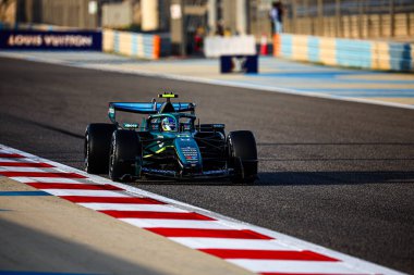 (14) Fernando Alonso (ESP) - Aston Martin Aramco F1 Team - Aston Martin AMR26 - Honda, Bahreyn 'deki Bahreyn Uluslararası Pisti' nde düzenlenen 2026 FIA Formula 1 Dünya Şampiyonası 'nın ilk sezon öncesi ilk resmi test oturumunda. Şey...