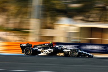 (77) Valtteri Bottas (FIN) - Cadillac Formula 1 Team - Cadillac - Ferrari, Bahreyn, Bahreyn 'de düzenlenen 2026 FIA Formula 1 Dünya Şampiyonası' nın ilk sezon öncesi ilk resmi test oturumunda. Üç gün sonra.