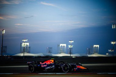 (3) Max Verstappen (NED) - Oracle Red Bull Racing - Red Bull RB22 - Red Bull Ford, Bahreyn 'deki Bahreyn Uluslararası Pisti' nde düzenlenen 2026 FIA Formula 1 Dünya Şampiyonası 'nın ilk sezon öncesi ilk resmi test oturumunun 2. gününde. Üç...