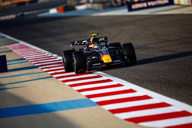 (6) Isack Hadjar (FRA) - Oracle Red Bull Racing - Red Bull RB22 - Red Bull Ford, Bahreyn, Bahreyn 'de düzenlenen 2026 FIA Formula 1 Dünya Şampiyonası' nın ilk sezon öncesi resmi test oturumunun ikinci gününde. Üç.