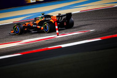 (1) Lando Norris (GBR) - McLaren Mastercard F1 Team - McLaren MCL40 - Mercedes, Bahreyn, Bahreyn 'deki Bahreyn Uluslararası Pisti' nde düzenlenen 2026 FIA Formula 1 Dünya Şampiyonası 'nın sezon öncesi ilk resmi test oturumunun 2. gününde. Üç.-