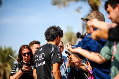 (5) Gabriel Bortoleto (BRA) - Audi Revolut F1 Team - Audi AR01 - Audi, Bahreyn 'deki Bahreyn Uluslararası Pisti' nde düzenlenen 2026 FIA Formula 1 Dünya Şampiyonası 'nın ilk sezon öncesi resmi test oturumunun ikinci gününde. Üç günlük test.