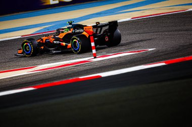 (1) Lando Norris (GBR) - McLaren Mastercard F1 Team - McLaren MCL40 - Mercedes, Bahreyn, Bahreyn 'deki Bahreyn Uluslararası Pisti' nde düzenlenen 2026 FIA Formula 1 Dünya Şampiyonası 'nın sezon öncesi ilk resmi test oturumunun 2. gününde. Üç.-