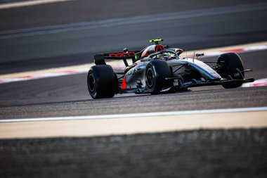 (5) Gabriel Bortoleto (BRA) - Audi Revolut F1 Team - Audi AR01 - Audi, Bahreyn 'deki Bahreyn Uluslararası Pisti' nde düzenlenen 2026 FIA Formula 1 Dünya Şampiyonası 'nın ilk sezon öncesi resmi test oturumunun ikinci gününde. Üç günlük test.