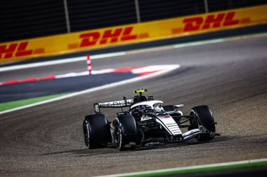 (77) Valtteri Bottas (FIN) - Cadillac Formula 1 Team - Cadillac - Ferrari, Bahreyn, Bahreyn 'de düzenlenen 2026 FIA Formula 1 Dünya Şampiyonası' nın ilk sezon öncesi ilk resmi test oturumunda. Üç gün sonra.