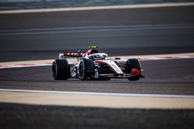 (87) Oliver Bearman (GBR) - Bahreyn, Bahreyn 'deki Bahreyn Uluslararası Pisti' nde düzenlenen 2026 FIA Formula 1 Dünya Şampiyonası 'nın sezon öncesi ilk resmi test oturumunun 2. gününde TGR Haas F1 Team. 11 Şubat 'tan itibaren üç günlük test oturumu-