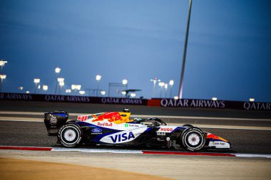 (41) Arvid Lindblad (GBR) - Visa Cash App Racing Bulls F1 Team - Racing Bulls VCARB03 - Red Bull Ford, Sakh 'da düzenlenen 2026 FIA Formula 1 Dünya Şampiyonası' nın ilk sezon öncesi resmi test oturumunda