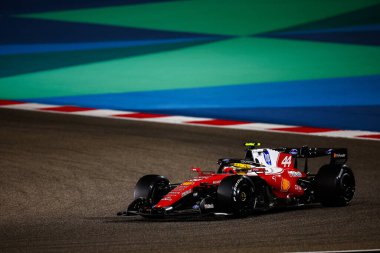 (44) Lewis Hamilton (GBR) - Scuderia Ferrari HP - Ferrari SF-26 - Ferrari, Bahreyn 'deki Bahreyn Uluslararası Pisti' nde düzenlenen 2026 FIA Formula 1 Dünya Şampiyonası 'nın ilk sezon öncesi resmi test oturumunda Ferrari. Üç gün sonra.