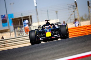 (3) Max Verstappen (NED) - Oracle Red Bull Racing - Red Bull RB22 - Red Bull Ford, Bahreyn, Bahreyn 'de düzenlenen 2026 FIA Formula 1 Dünya Şampiyonası' nın ilk sezon öncesi ilk resmi test oturumunda. Üç...