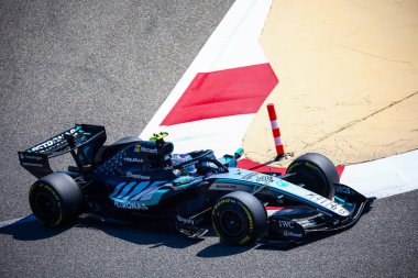 (12) Andrea Kimi Antonelli (ITA) - Mercedes-AMG PETRONAS F1 Ekibi - Mercedes W17 - Mercedes E Performansı, Bahreyn Uluslararası Sirki 'nde düzenlenen 2026 FIA Formula 1 Dünya Şampiyonası' nın ilk sezon öncesi resmi test oturumunda (Şubat 18)
