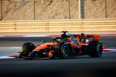 (81) Oscar Piastri (AUS) - McLaren Mastercard F1 Takımı - McLaren MCL40 - Mercedes, Bahreyn, Bahreyn Uluslararası Pisti 'nde düzenlenen 2026 FIA Formula 1 Dünya Şampiyonası' nın ilk sezon öncesi ilk resmi test oturumunda.