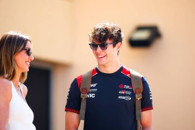 (87) Oliver Bearman (GBR) - Bahreyn, Bahreyn 'deki Bahreyn Uluslararası Pisti' nde düzenlenen 2026 FIA Formula 1 Dünya Şampiyonası 'nın ilk sezon öncesi resmi test oturumunda TGR Haas F1 Team. Febr 'den üç günlük test oturumu