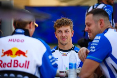 (30) Liam Lawson (NZL) - Bahreyn Uluslararası Pisti 'nde düzenlenen 2026 FIA Formula 1 Dünya Şampiyonası' nın ilk sezon öncesi resmi test oturumunda VCARB03 - Red Bull Ford