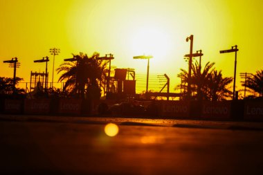 (11) Sergio Perez (MEX) - Cadillac Formula 1 Team - Cadillac - Ferrari, Sakhir, Bahreyn 'deki Bahreyn Uluslararası Pisti' nde düzenlenen 2026 FIA Formula 1 Dünya Şampiyonası 'nın ilk sezon öncesi ilk resmi test oturumunda. Üç.-