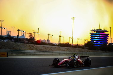 (44) Lewis Hamilton (GBR) - Scuderia Ferrari HP - Ferrari SF-26 - Ferrari, Bahreyn 'deki Bahreyn Uluslararası Pisti' nde düzenlenen 2026 FIA Formula 1 Dünya Şampiyonası 'nın ilk sezon öncesi resmi test oturumunda Ferrari. Şey...