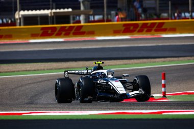 (77) Valtteri Bottas (FIN) - Cadillac Formula 1 Team - Cadillac - Ferrari, Bahreyn 'deki Bahreyn Uluslararası Pisti' nde düzenlenen 2026 FIA Formula 1 Dünya Şampiyonası 'nın ilk sezon öncesi resmi test oturumunda (19 Şubat). Şey...