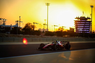 (44) Lewis Hamilton (GBR) - Scuderia Ferrari HP - Ferrari SF-26 - Ferrari, Bahreyn 'deki Bahreyn Uluslararası Pisti' nde düzenlenen 2026 FIA Formula 1 Dünya Şampiyonası 'nın ilk sezon öncesi resmi test oturumunda Ferrari. Şey...