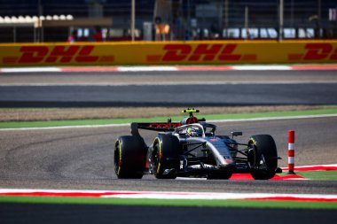 (5) Gabriel Bortoleto (BRA) - Audi Revolut F1 Team - Audi AR01 - Audi, Bahreyn 'deki Bahreyn Uluslararası Pisti' nde düzenlenen 2026 FIA Formula 1 Dünya Şampiyonası 'nın ilk sezon öncesi resmi test oturumunun olduğu gün (19 Şubat). Üç...