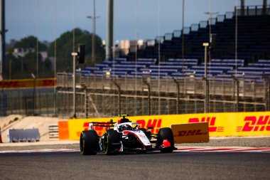 (87) Oliver Bearman (GBR) - Bahreyn, Bahreyn 'deki Bahreyn Uluslararası Pisti' nde düzenlenen 2026 FIA Formula 1 Dünya Şampiyonası 'nın ilk sezon öncesi resmi test oturumunun olduğu gün (19 Şubat) TGR Haas F1 Team. F 'den üç günlük test oturumu