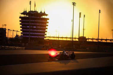 (44) Lewis Hamilton (GBR) - Scuderia Ferrari HP - Ferrari SF-26 - Ferrari, Bahreyn 'deki Bahreyn Uluslararası Pisti' nde düzenlenen 2026 FIA Formula 1 Dünya Şampiyonası 'nın ilk sezon öncesi resmi test oturumunda Ferrari. Şey...