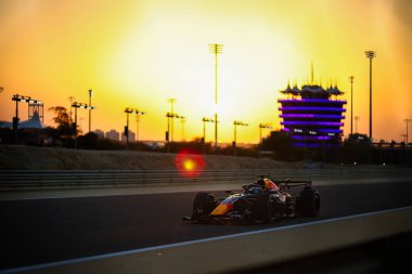 (3) Max Verstappen (NED) - Oracle Red Bull Racing - Red Bull RB22 - Red Bull Ford 2026 FIA Formula 1 Dünya Şampiyonası 'nın ilk resmi sezon öncesi oturumu sırasında Bahreyn, Bahra Uluslararası Pisti' nde gerçekleştirildi.