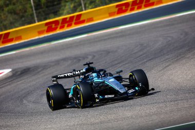 (63) - George Russell (GBR) - Mercedes-AMG PETRONAS F1 Takımı - Mercedes W17 - Mercedes E Performansı, Bahreyn Uluslararası Pisti 'nde düzenlenen 2026 FIA Formula 1 Dünya Şampiyonası' nın ilk sezon öncesi ilk resmi test oturumunda (19 Şubat)