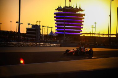 (81) Oscar Piastri (AUS) - McLaren Mastercard F1 Team - McLaren MCL40 - Mercedes, Bahreyn, Bahreyn Uluslararası Pisti 'nde düzenlenen 2026 FIA Formula 1 Dünya Şampiyonası' nın ilk sezon öncesi resmi test oturumunda (19 Şubat)