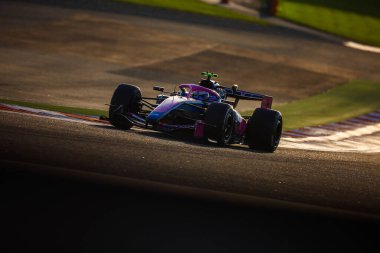 (43) - Franco Colapinto (ARG) - BWT Alpine F1 Team - Alpine A526 - Mercedes, Bahreyn 'deki Bahreyn Uluslararası Pisti' nde düzenlenen 2026 FIA Formula 1 Dünya Şampiyonası 'nın ilk sezon öncesi resmi test oturumunda (19 Şubat). Şey...