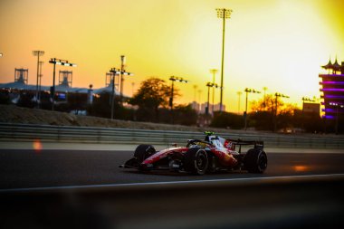 (44) Lewis Hamilton (GBR) - Scuderia Ferrari HP - Ferrari SF-26 - Ferrari, Bahreyn 'deki Bahreyn Uluslararası Pisti' nde düzenlenen 2026 FIA Formula 1 Dünya Şampiyonası 'nın ilk sezon öncesi resmi test oturumunda Ferrari. Şey...