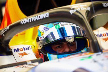 (41) Arvid Lindblad (GBR) - Bahreyn International Circ 'te düzenlenen 2026 FIA Formula 1 Dünya Şampiyonası' nın ilk resmi sezon öncesi oturumunda VCARB03 - Red Bull Ford