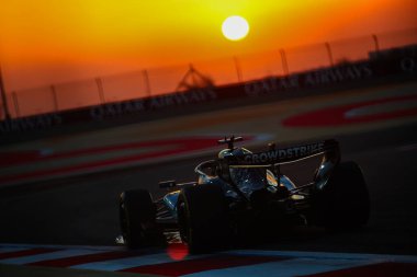 (63) - George Russell (GBR) - Mercedes-AMG PETRONAS F1 Takımı - Mercedes W17 - Mercedes E Performansı, Bahreyn Uluslararası Pisti 'nde düzenlenen 2026 FIA Formula 1 Dünya Şampiyonası' nın ilk sezon öncesi ilk resmi test oturumunda (20 Şubat)