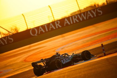 (63) - George Russell (GBR) - Mercedes-AMG PETRONAS F1 Takımı - Mercedes W17 - Mercedes E Performansı, Bahreyn Uluslararası Pisti 'nde düzenlenen 2026 FIA Formula 1 Dünya Şampiyonası' nın ilk sezon öncesi ilk resmi test oturumunda (20 Şubat)