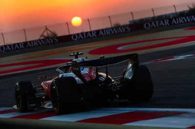 (16) Charles Leclerc (MON) - Scuderia Ferrari HP - Ferrari SF-26 - Ferrari, Bahreyn 'deki Bahreyn Uluslararası Pisti' nde düzenlenen 2026 FIA Formula 1 Dünya Şampiyonası 'nın ilk sezon öncesi resmi test oturumunda Ferrari. Şey...