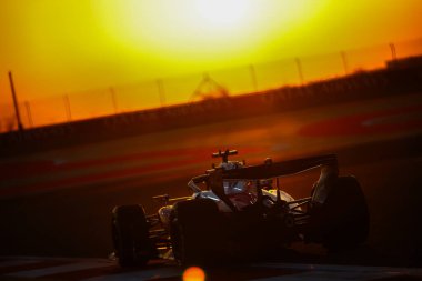 (16) Charles Leclerc (MON) - Scuderia Ferrari HP - Ferrari SF-26 - Ferrari, Bahreyn 'deki Bahreyn Uluslararası Pisti' nde düzenlenen 2026 FIA Formula 1 Dünya Şampiyonası 'nın ilk sezon öncesi resmi test oturumunda Ferrari. Şey...