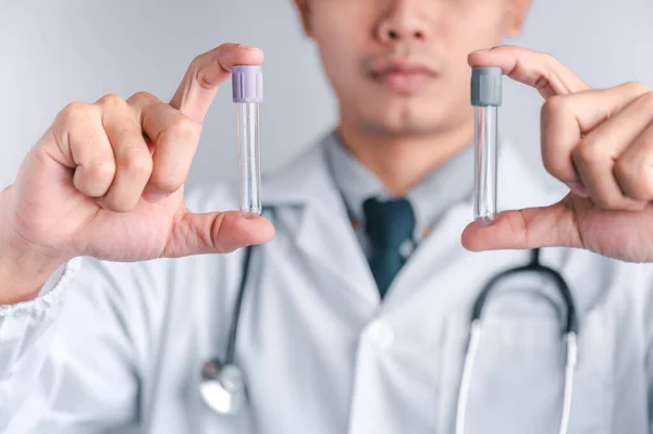 Doctor Scientist Carries Syringe Vaccine Covid Vaccination Laboratory Experiments Concept — Stock Photo, Image