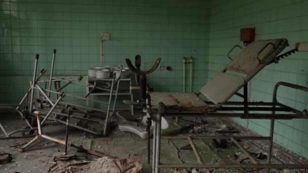 Sedia Ginecologica Ospedale Abbandonato Sala Operatoria Pripyat Disastro Nucleare Chernobyl — Video Stock