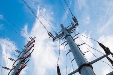 Yüksek voltaj direği ya da yüksek voltaj kulesi