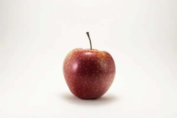 Ripe apple on a white background — Stock Photo, Image