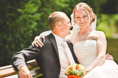 Gelin ve damat düğün gününde