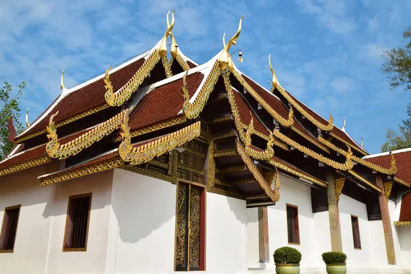 Tapınak çatıda Tay Sanat 