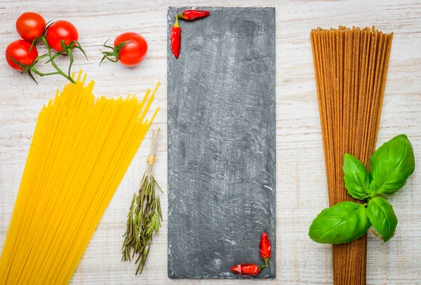 Comida italiana espaguetis pasta texto espacio — Foto de Stock